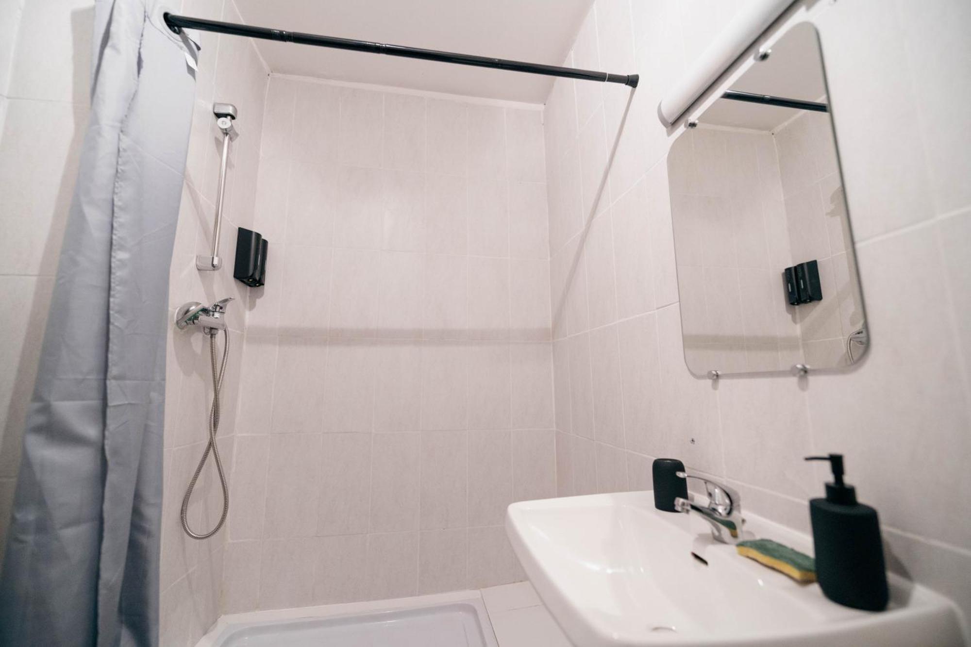 Le Sejour Cine-Proche Du Centre-Wifi-Parking Apartment Лурд Екстериор снимка